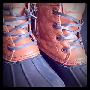Navy nautica boots